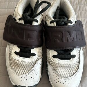 EUC - Under Armour Sneakers